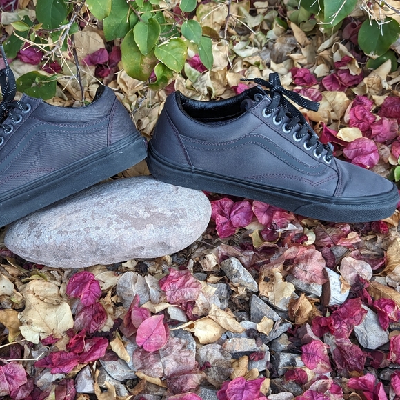 VANS x Harry Potter Deathly Hallows Old Skool Shoes Mens 8.5 Women's 10 - Picture 3 of 8